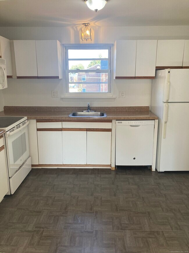 Photo - 26 Colonial Dr Unit APT D