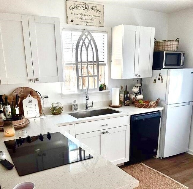 Photo - 402 17th St N