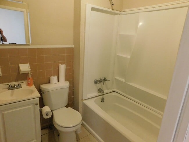 Photo - Three Bedroom 1 Bath on quiet street