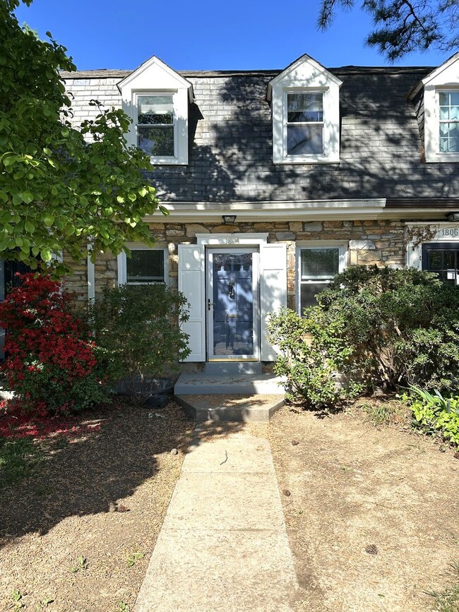 Photo - 1804 Leslie Ave Townhome