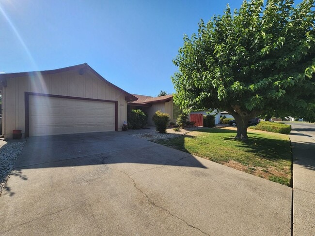 Photo - 2912 Notre Dame Dr