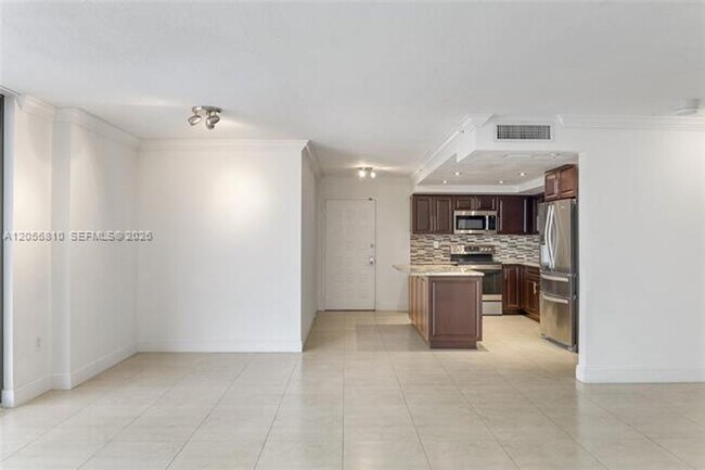 Photo - 6061 Collins Ave