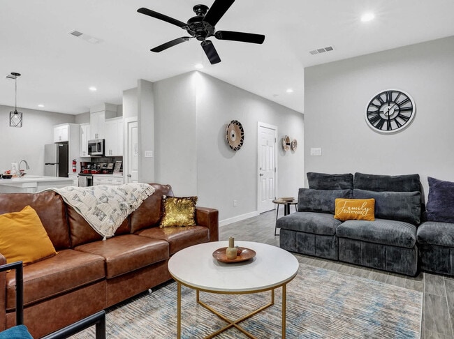 Photo - 721 Perry Ave Unidad ID1324866P