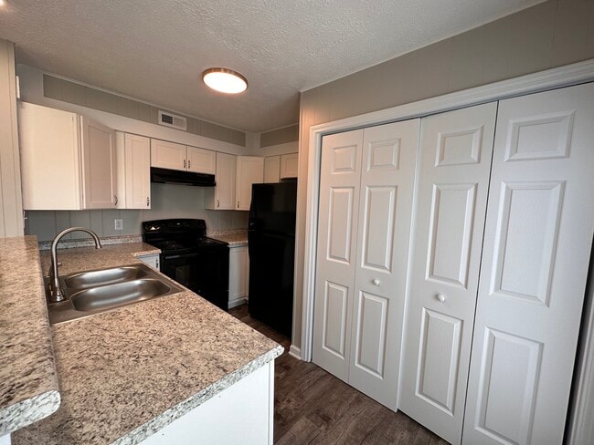 Photo - 2837 Louisville Rd Unit Apt C