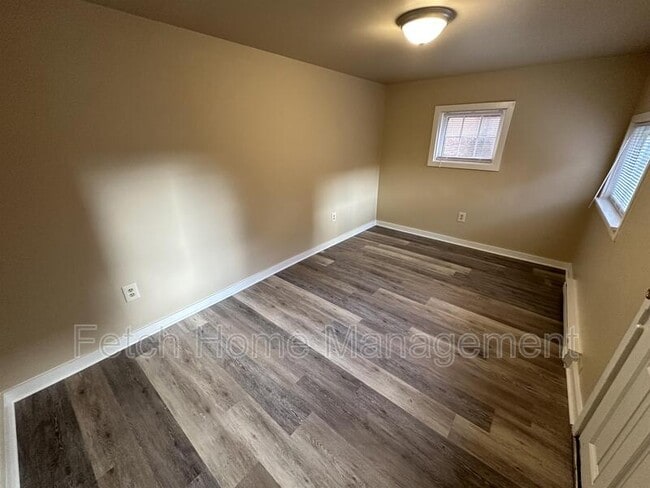 Photo - 25 Conestoga St