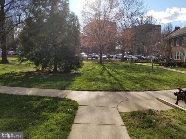 Building Photo - 1735 N Troy St Unit 8-413