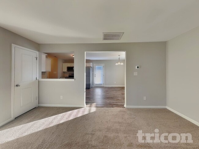 Photo - 147 Cattail Ln