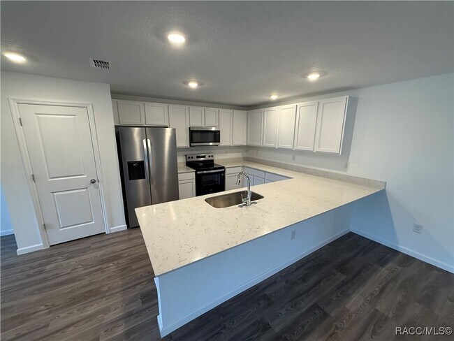 Photo - 7936 N Golfview Dr