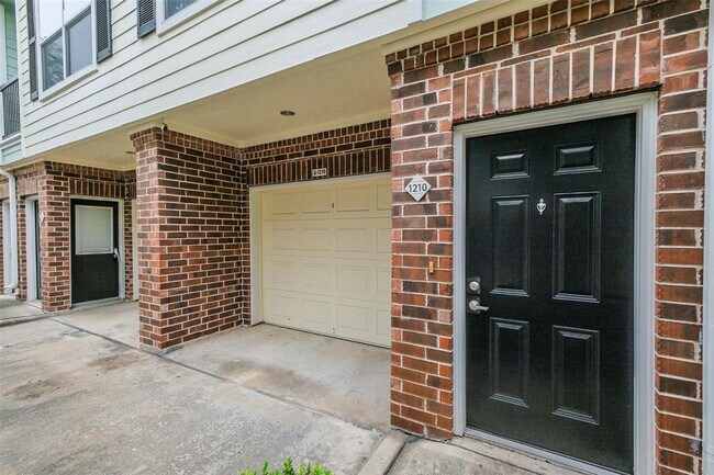 Photo - 9200 Westheimer Rd