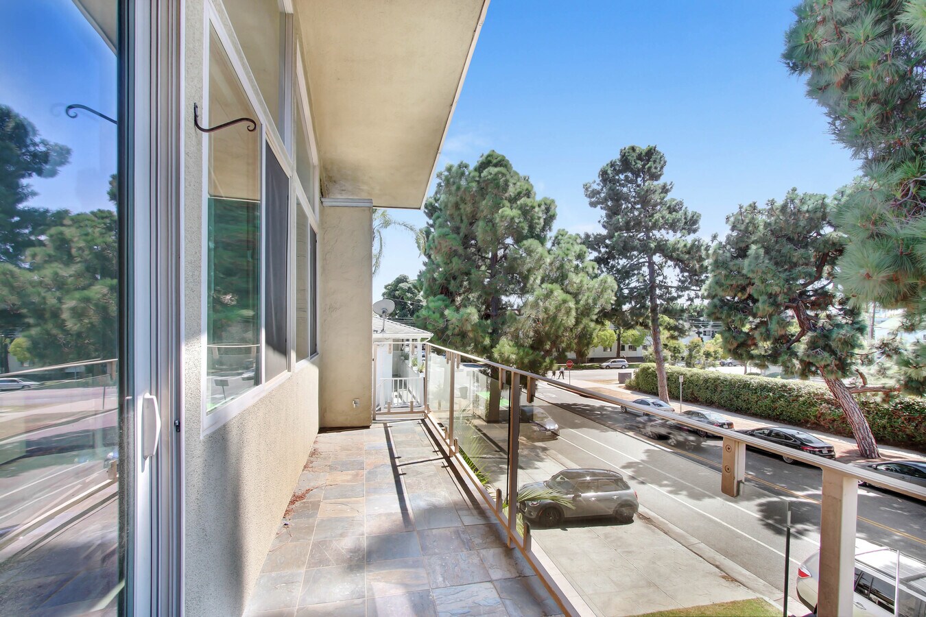 Photo - 1047 11th St in Santa Monica.  Modern buil...