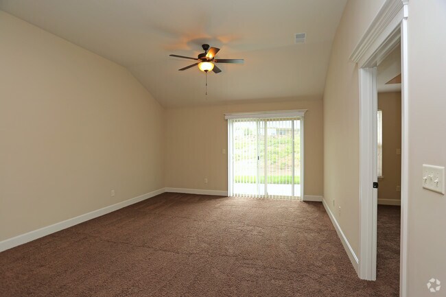 3HAB - 1,300 FT² - Área de estar - Genesis Trails