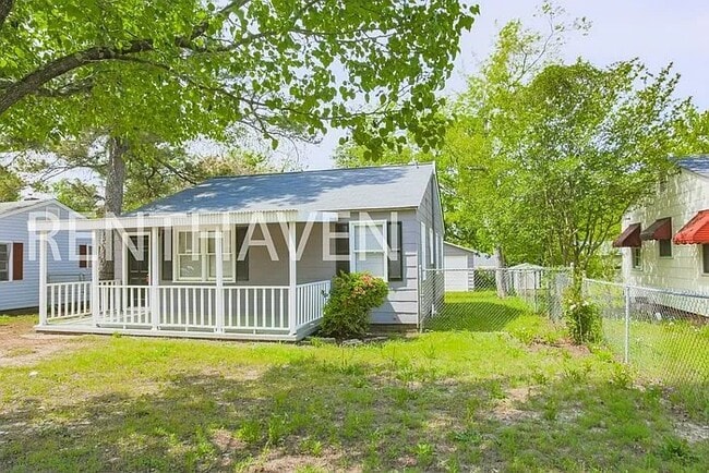 Photo - 207 Branham St