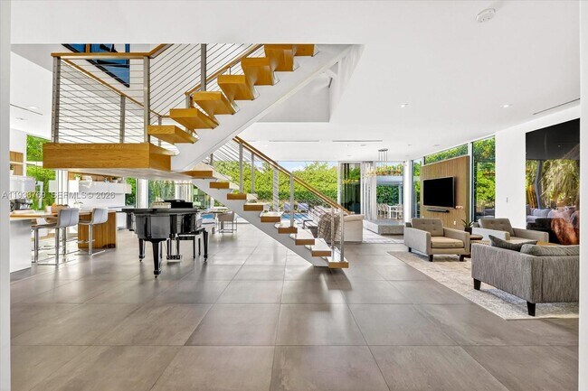 Photo - 201 Palm Ave