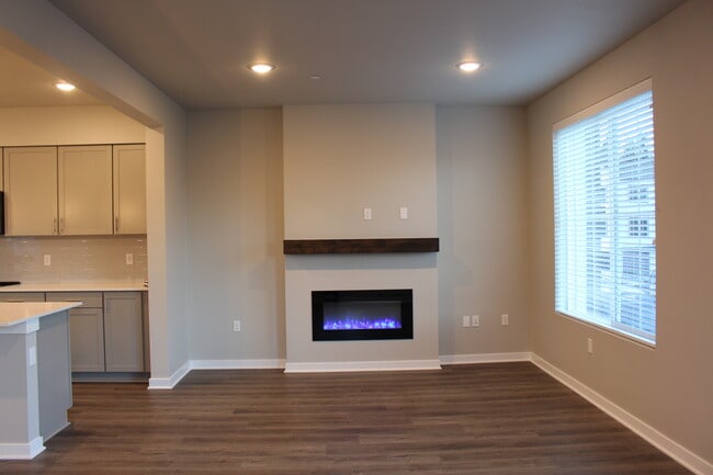 Building Photo - 10103 16th Pl SE