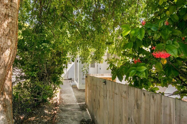 2421 Patterson Ave
