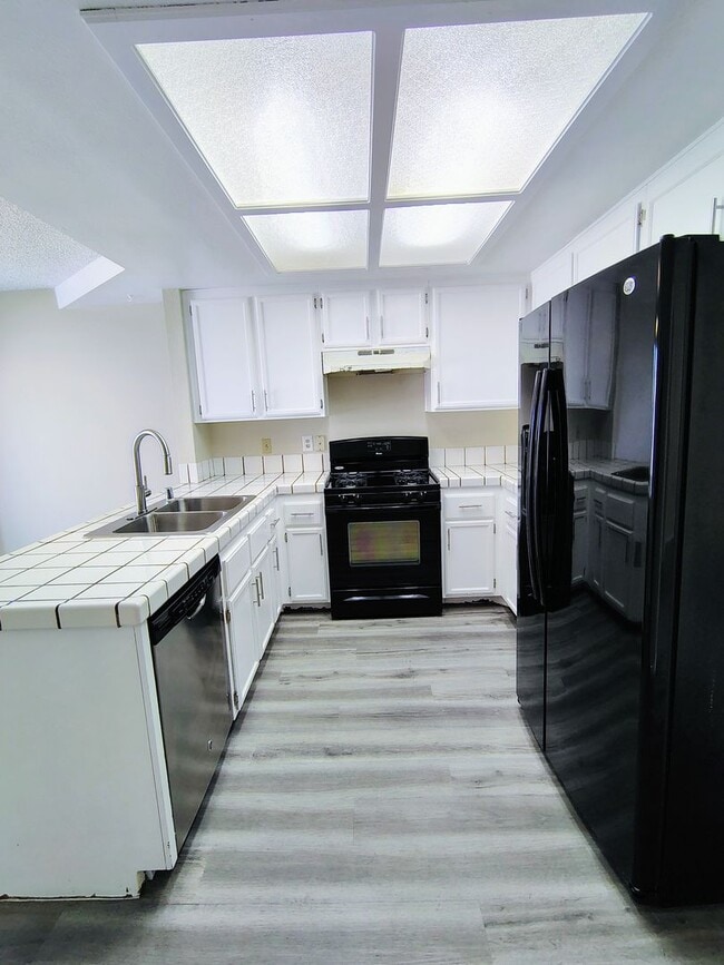 Photo - The Lakes Single Story!