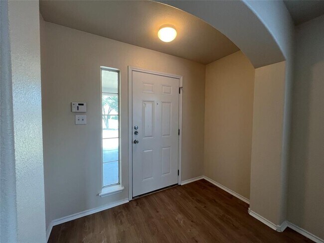 Photo - 1108 Reagan Wells Dr
