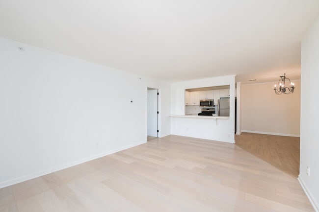 Photo - 430 Wedgewood Cir