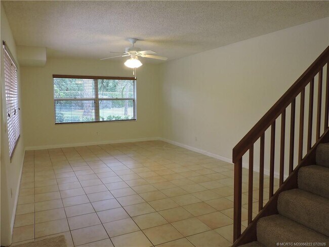 2865 SW Lakemont Pl