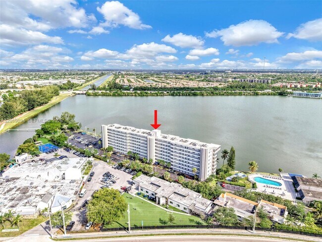 1075 NE Miami Gardens Dr Unit 408