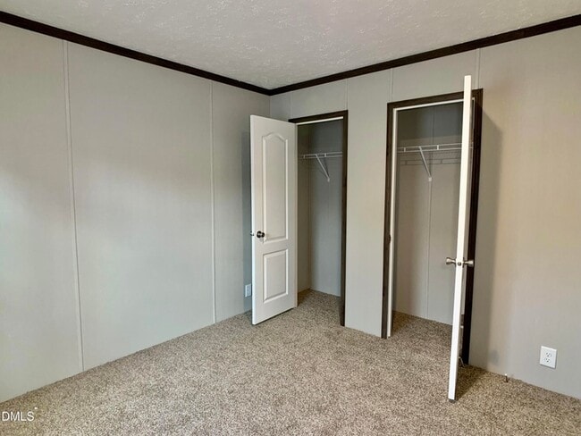 Photo - 553 Country Ln