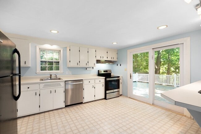 Photo - 6 Linden Ave