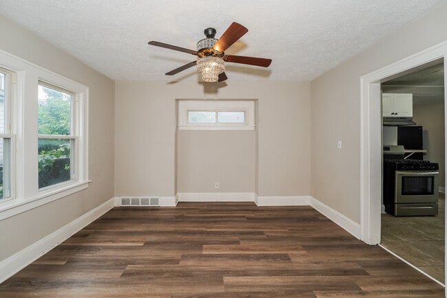 Photo - 3412 Kildare Rd