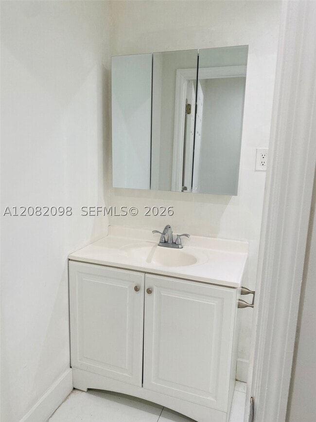 Photo - 3335 SW 26th St