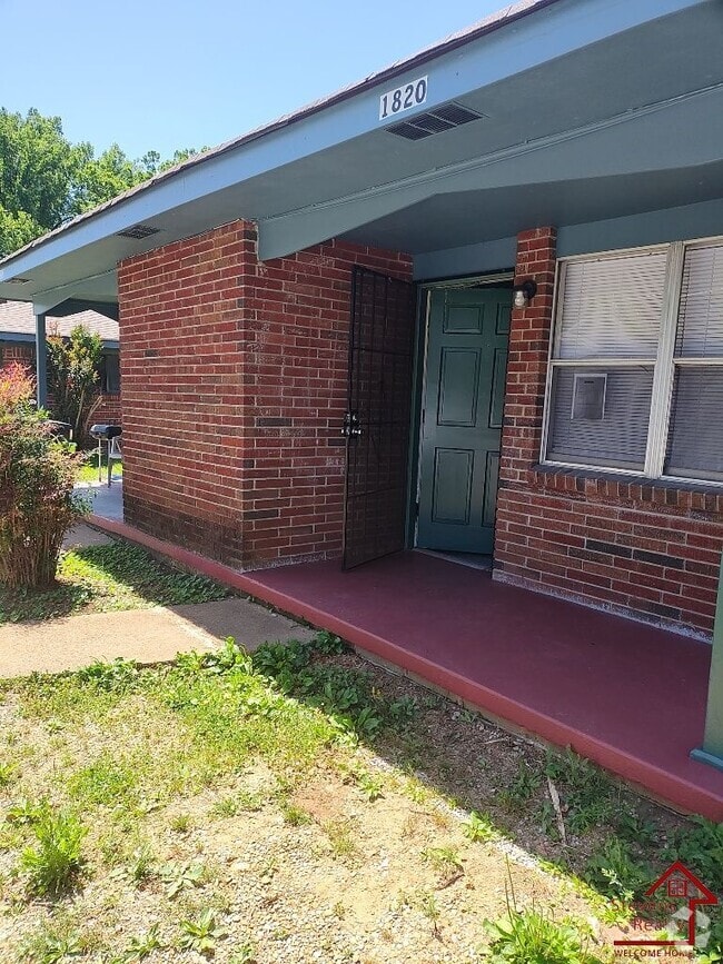 Building Photo - 1820 Olive St Rental