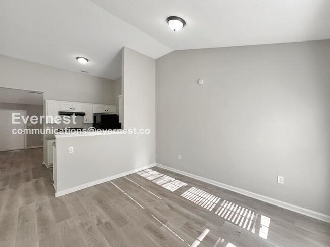 Photo - 5616 Kaitlyn Dr W