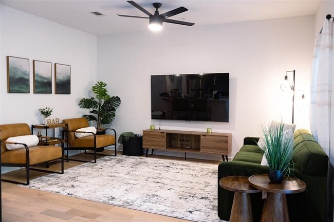 Building Photo - 2505 Thornton Rd Unit 3108