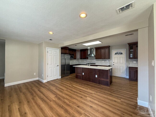 Photo - 500 N 77th Ave