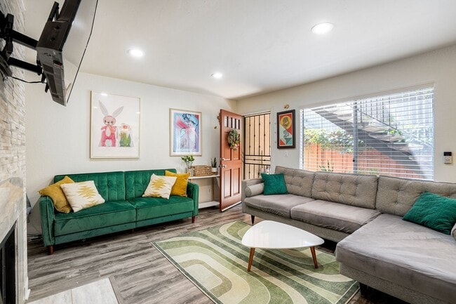 Photo - 4075 Marlborough Ave
