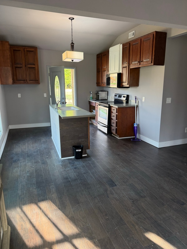 Photo - 821 Everett Springs Rd