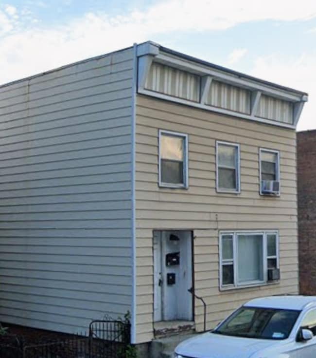 Building Photo - 619 4th St Unit 1