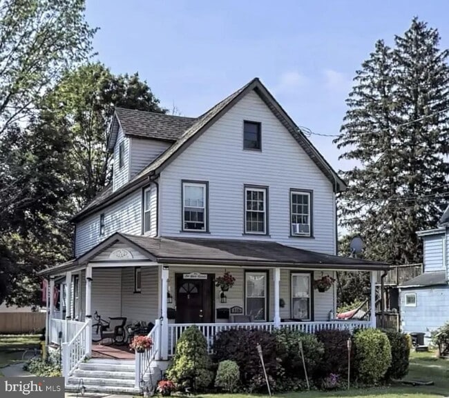 Building Photo - 116 Chestnut St Unit 2