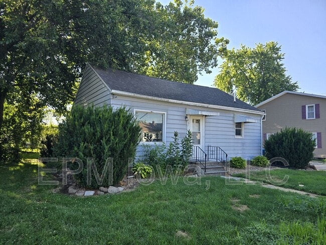 Photo - 867 Maxwell St