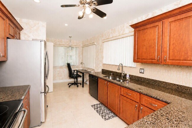 Photo - 9310 SW 23rd St Unit 4