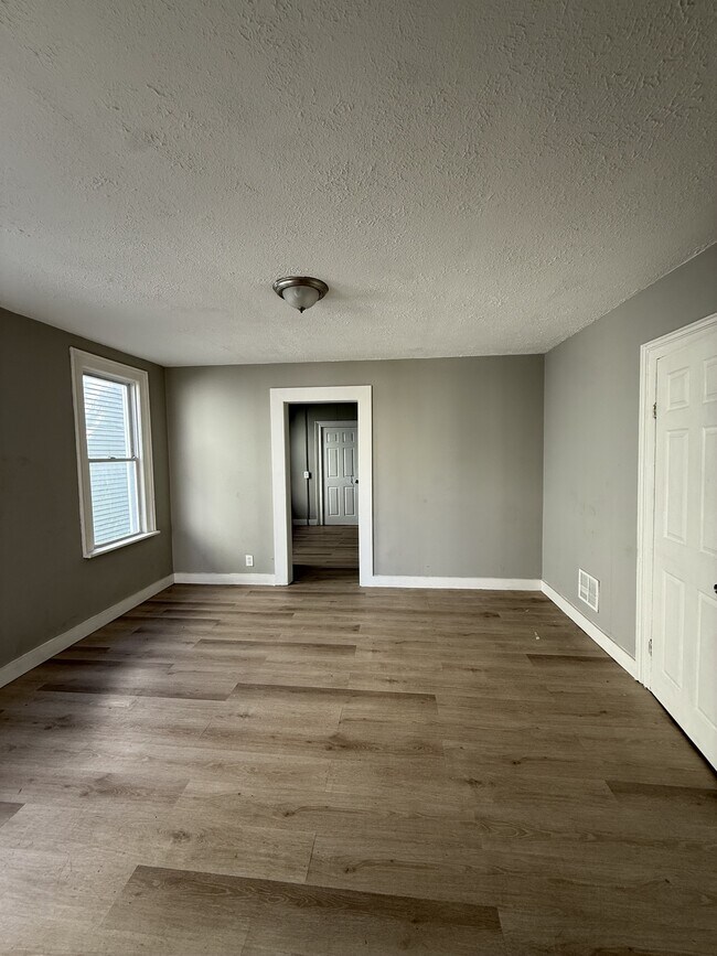 123 Lakeview Ave