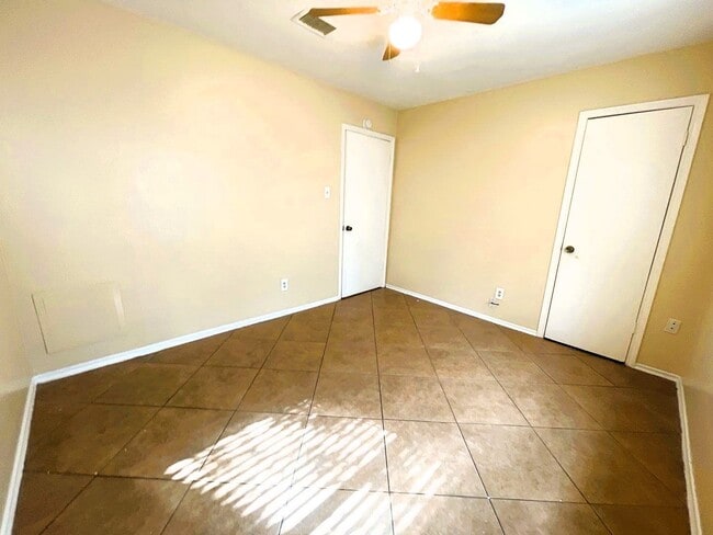 Photo - 5615 Lynngate Dr