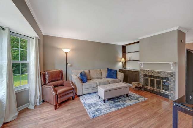 Photo - 211 Brattlesboro Pl