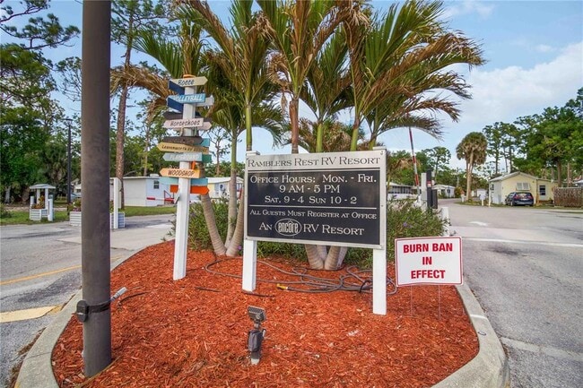 Building Photo - 1300 N River Rd