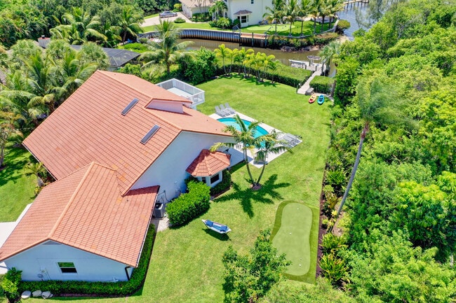 Photo - 141 Pine Hill Trail W