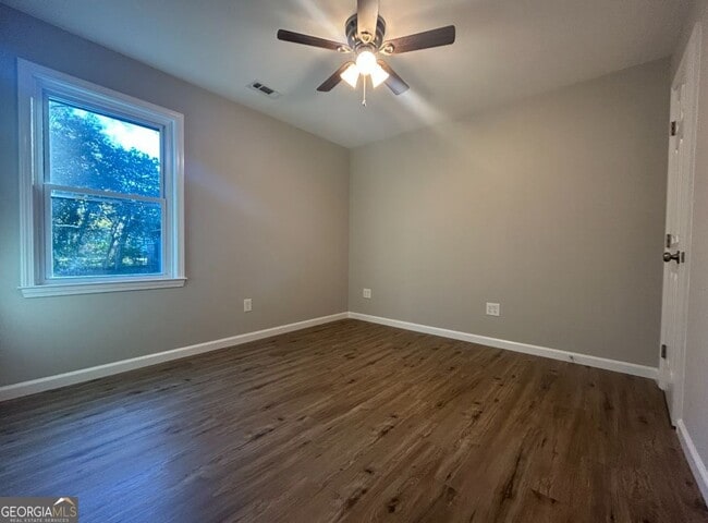 Photo - 116 Holly St SE