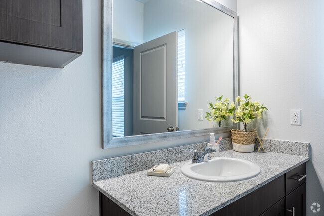 2BR, 2BA - 100SF
