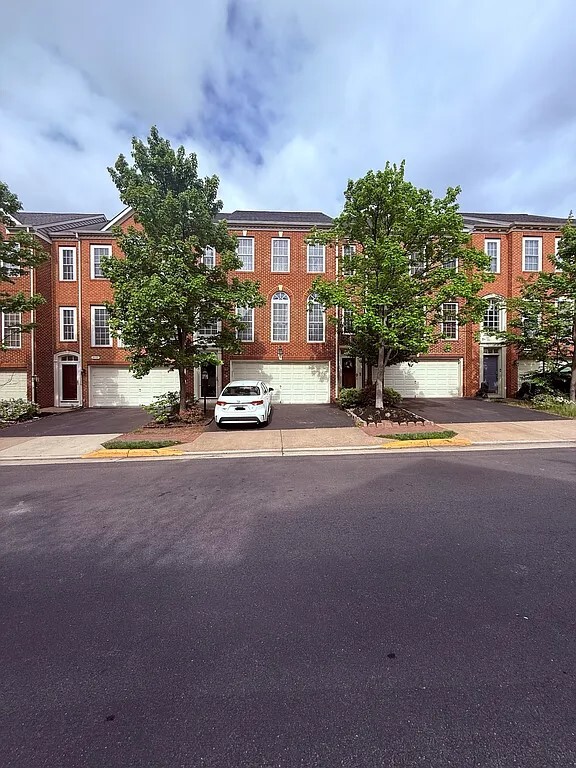 Photo - 8026 Samuel Wallis St
