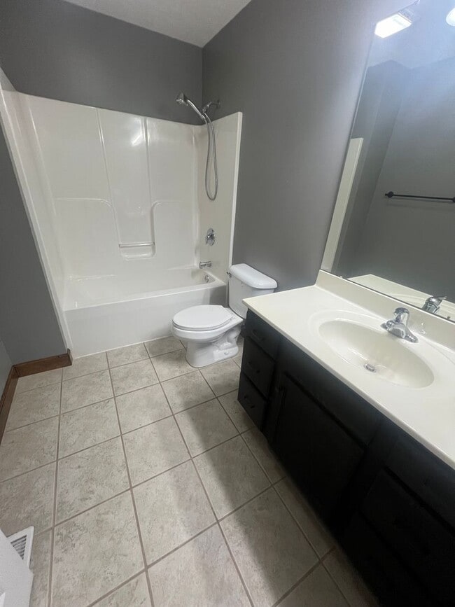 Photo - BEAUTIFUL LARGE 2 bedroom 2 bath CHATHAM SCHOOLS SPRINGFIELD UTILITIES