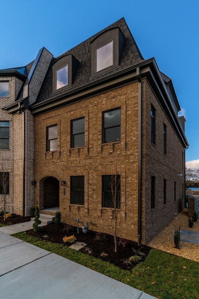 Photo - Experience the best of urban living in this stunning 3BR/3.5BA home in the highly sought-after Ge...