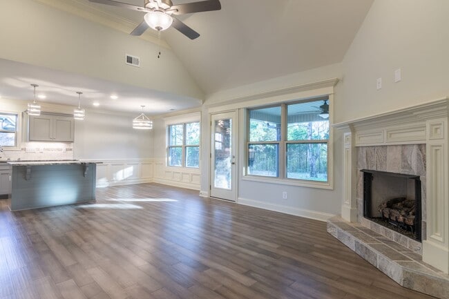 Photo - 1031 C P Stewart Blvd