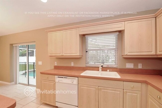 Photo - 5915 32nd St E